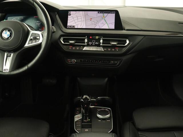 BMW 2-SERIE 218i High Executive | Panoramadak | Sport Line | Leder | Harman/Kardon | Adaptive cruise | Stuurverwarming | Carplay | Camera | Navigatie | Full LED | Park Assist | Sportstoelen | Live Cockpit