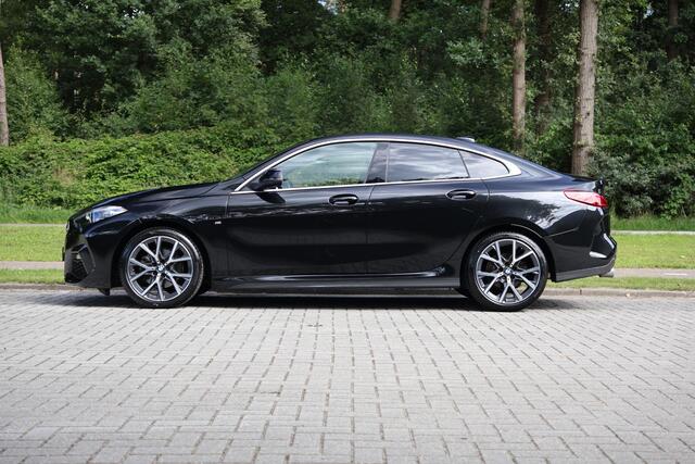 BMW 2-SERIE Gran Coupé 218i M Sport Edition M-Sport, Adaptieve Cruise Control, Stuurwielverwarming, Sportstoelen, Parkeerhulpsysteem, DAB, Stoelverwarming, Shadowline, M-Sportbesturing, Grootlichtassistent, Live Cockpit,etc.