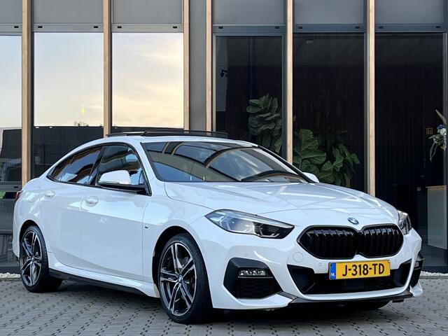 BMW 2-SERIE 218i High Executive | Pano | Trekhaak | Adaptief |