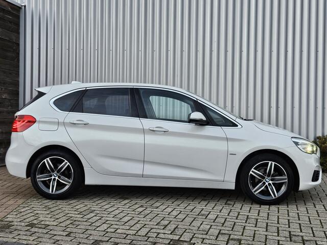BMW 2-SERIE Active Tourer 216i Centennial Executive /Nieuwe Ketting!