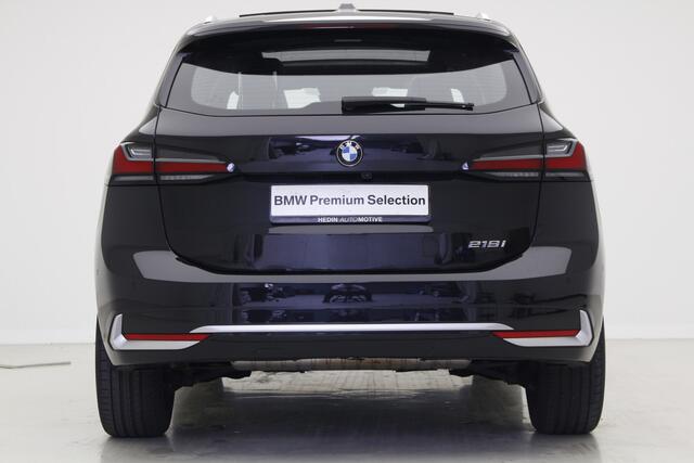 BMW 2-SERIE Active Tourer 218i Luxury Line | 19" | Camera | Elek. Verst. Stoelen | Trekhaak | Panorama
