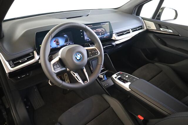 BMW 2-SERIE Active Tourer 225e xDrive M Sportpakket Pro | Driving Assitant Plus | Panoramadak | Trekhaak