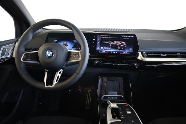 BMW 2-SERIE Active Tourer 225e xDrive M Sportpakket Pro | Driving Assitant Plus | Panoramadak | Trekhaak