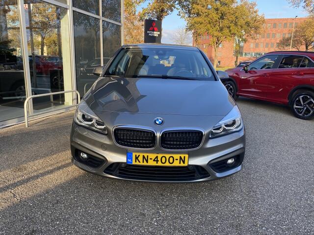 BMW 2-SERIE 220i Cent. Exec.