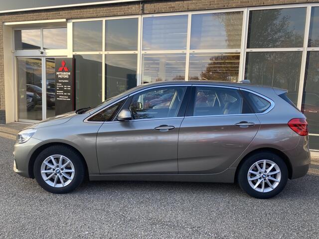 BMW 2-SERIE 220i Cent. Exec.