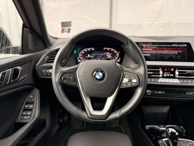 BMW 2-SERIE 220i Business Edition Plus | Leer | Navi | Carplay