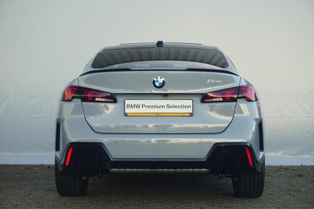 BMW 2-SERIE Gran Coupé 220 M Sportpakket Pro 19'' / Panoramadak / Elektrisch verstelbare stoelen / Head-Up Display / Harman Kardon / Trekhaak