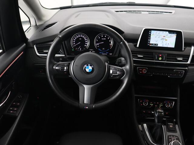 BMW 2-SERIE Active Tourer 225xe iPerformance | Sport Line | Stoelverwarming | Full LED | Navigatie | Parkeerhulp | Sportstoelen | Bluetooth | Climate control | Getint glas | Cruise control | PHEV | Plug In