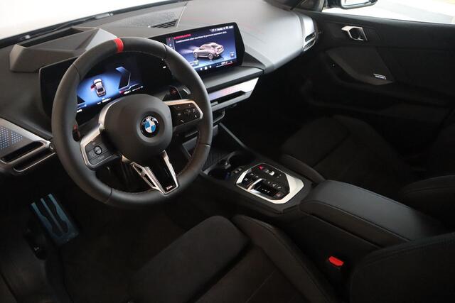BMW 2-SERIE Gran Coupé M235 xDrive | M Sportpakket Pro | Panoramadak | Head-Up | Driving Assistant Professional | Harman Kardon | 360 Camera | Stoel & Stuurwielverwarming | Elektrisch Verstelbare Stoelen | Comfort Access | Adaptieve LED LED