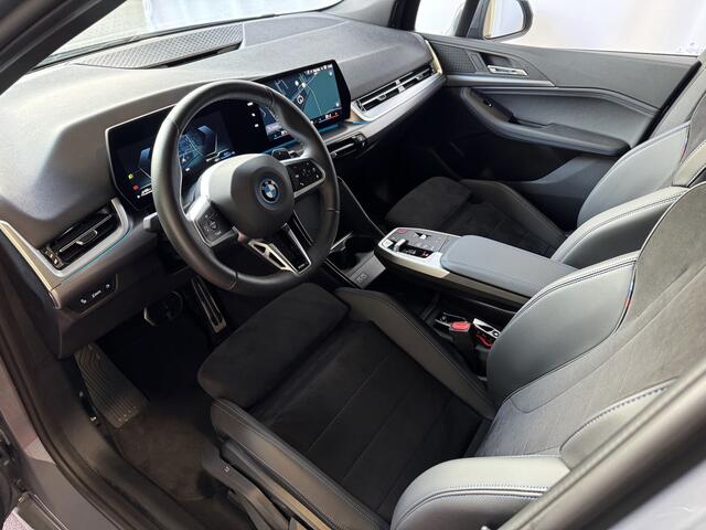 BMW 2-SERIE Active Tourer ? 230E ? XDRIVE 326 PK M SPORT LED ELEK.KLEP CAMERA WEGKLAPBARE.TREKHAAK 05/2024 AWD 4X4 4WD M-Sportpakket PHEV