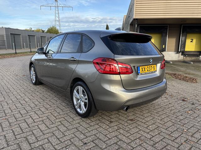 BMW 2-SERIE Active Tourer 218i Executive Automaat [ fm navi,ecc,lmv,pdc,trekhaak ]