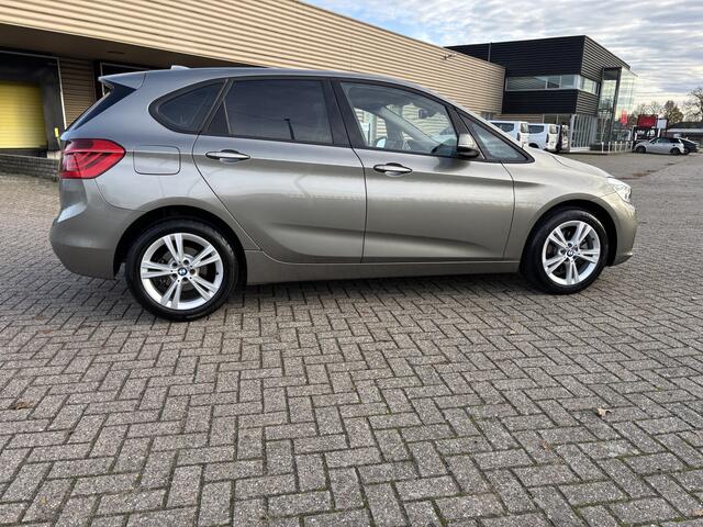 BMW 2-SERIE Active Tourer 218i Executive Automaat [ fm navi,ecc,lmv,pdc,trekhaak ]