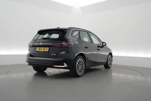 BMW 2-SERIE Active Tourer 220i | Navi | Camera | Stoelverw. | Apple CarPlay | Cruise | 17''