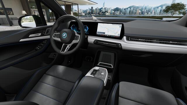 BMW 2-SERIE Active Tourer 225e xDrive High Executive M Sport Automaat / Panoramadak / Trekhaak / Sportstoelen / Adaptieve LED / M Adaptief onderstel / Head-Up / Comfort Access / Parking Assistant Plus