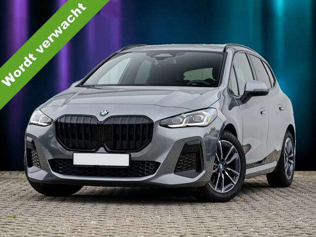 BMW 2-SERIE Active Tourer 218i M Sport Trekhaak Panoramadak Stuurwielverwarming Stoelverwarming Keyless Entry