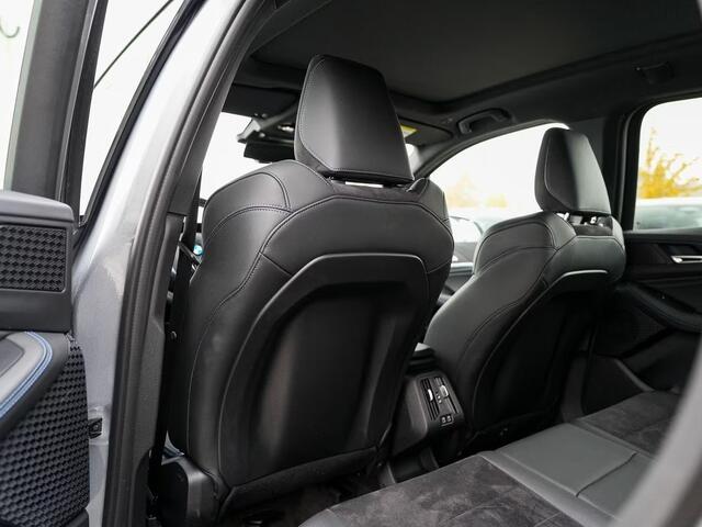 BMW 2-SERIE Active Tourer 218i M Sport Trekhaak Panoramadak Stuurwielverwarming Stoelverwarming Keyless Entry