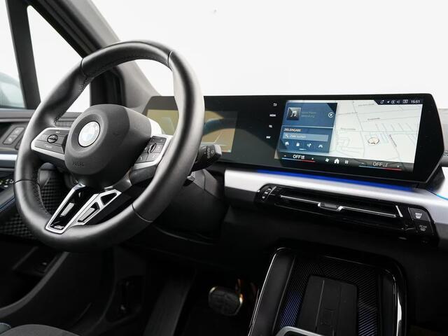 BMW 2-SERIE Active Tourer 218i M Sport Trekhaak Panoramadak Stuurwielverwarming Stoelverwarming Keyless Entry