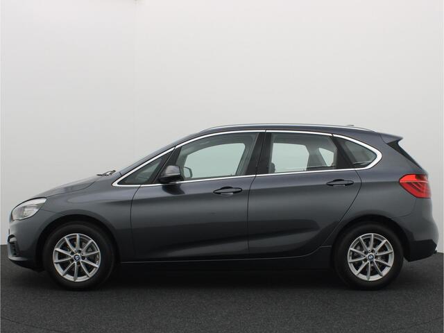 BMW 2-SERIE Active Tourer 216i Centennial High Executive TREKHAAK / STOELVERW / NAVI / CLIMA / PDC / FULL LED / NL-AUTO