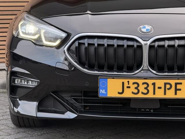 BMW 2-SERIE Gran Coupé 218i High Executive Sportstoelen / Navi / Clima / Carplay