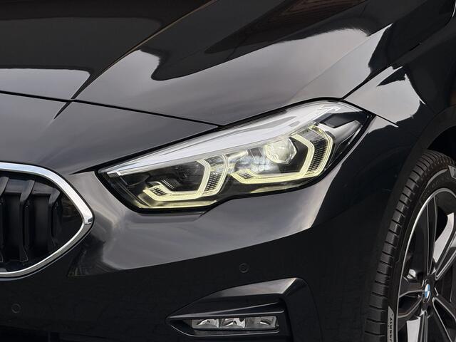 BMW 2-SERIE Gran Coupé 218i High Executive Sportstoelen / Navi / Clima / Carplay