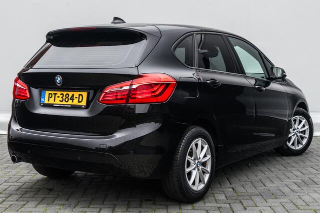 BMW 2-SERIE Active Tourer 218i 136 PK High Executive | Automaat | 1 e Eign | 57..000 KM | | Leder 'Dakota'| Clima | Navi | Pdc | Led | Head-Up Display |