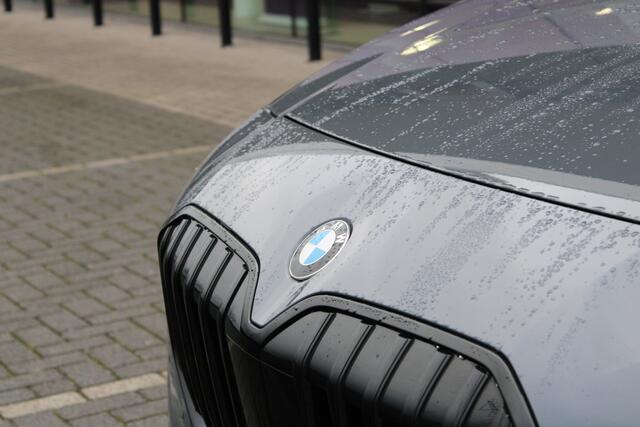 BMW 2-SERIE Active Tourer 218i M Sport Automaat / Panoramadak / Sportstoelen / M Adaptief onderstel / Comfort Access / Stuurverwarming / Adaptieve LED / Parking Assistant Plus / Head-Up