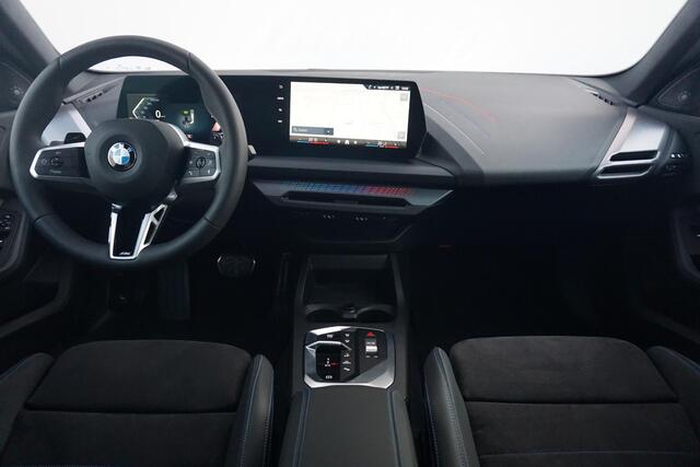 BMW 2-SERIE Gran Coupé 220 M Sportpakket Pro 19'' / Elektrisch Verstelbare Stoelen / Harman Kardon / Driving Assistant Plus