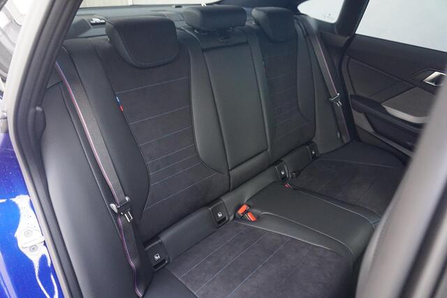 BMW 2-SERIE Gran Coupé 220 M Sportpakket Pro 19'' / Elektrisch Verstelbare Stoelen / Harman Kardon / Driving Assistant Plus