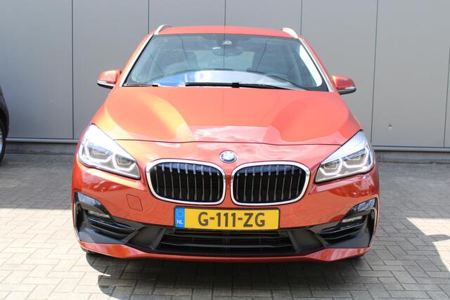 BMW 2-SERIE Active Tourer 218i 140pk Executive Edition | Head-Up | Achteruitrijcamera | Elektrische achterklep | Navigatie | Cruise control