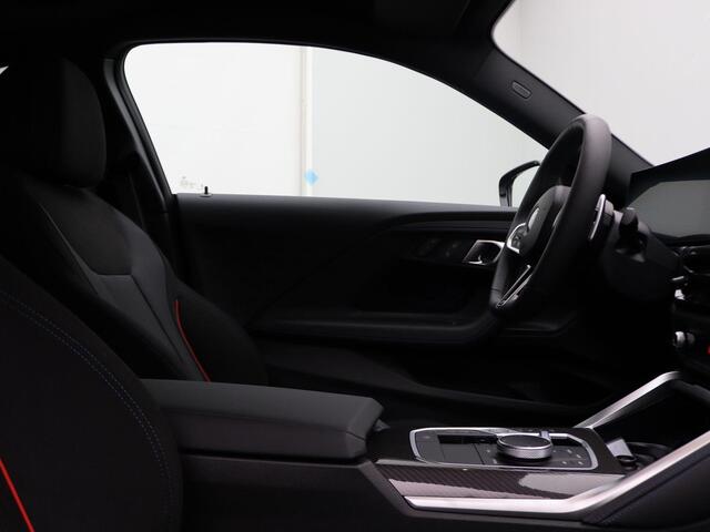 BMW 2-SERIE Coupé 220i High Executive | M Sportpakket Pro | Innovation Pack | Premium Pack | Stuurwielrand Verwarmd | Comfort Access | Schuifdak | Elektrisch Verstelbare Sportstoelen | Active Cruise Control | Harman Kardon | 19''