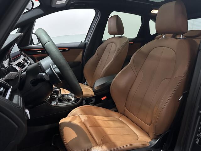 BMW 2-SERIE Active Tourer 220i High Executive - Camera / Navi / Stoelverw.