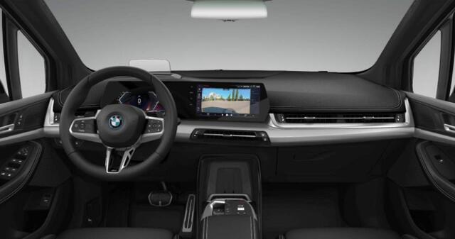 BMW 2-SERIE Active Tourer 225e xDrive M Sport - Panoramadak - Getinte Ruiten - Head up - Driving Assistant Professional - Elektrisch verwarmde voorstoelen - Sportstoelen - Grootlichtassistent - Automatisch dimmende binnenspiegel -