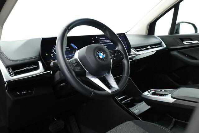 BMW 2-SERIE Active Tourer 220i | Navi | Camera | Stoelverw. | Apple CarPlay | Cruise | 17'' v