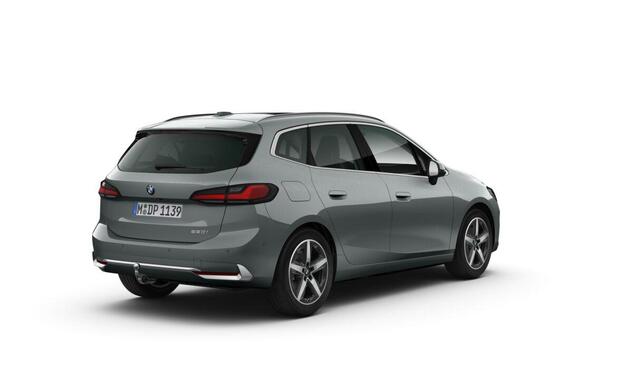 BMW 2-SERIE Active Tourer 220i Luxury Line | Equipment Package | Comfort Pack | Travel Pack