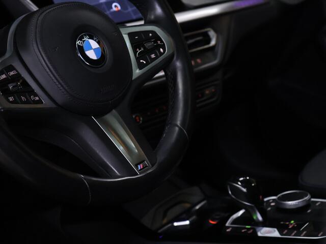 BMW 2-SERIE Gran Coupé 218i M-Sport [SCHUIFKANTELDAK, APPLE CARPLAY, ANDROID, CAMERA, PDC V+A, VOL LEDER, CRUISE, CLIMATE, NIEUWSTAAT]