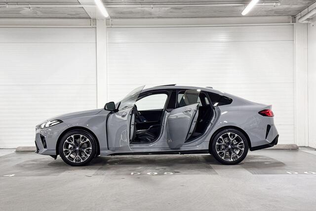 BMW 2-SERIE Gran Coupé 220 | M-Sport Design | Driving Assistant | Harman/Kardon | Panoramadak