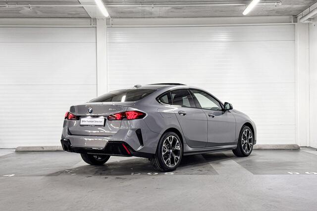 BMW 2-SERIE Gran Coupé 220 | M-Sport Design | Driving Assistant | Harman/Kardon | Panoramadak