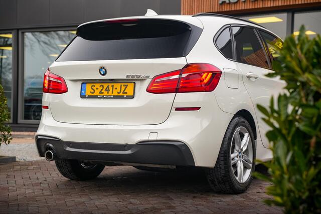 BMW 2-SERIE Active Tourer 225xe iPerformance High Executive M Pakket Camera Pano HUD Clima Cruise Leer 17"LM