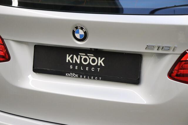 BMW 2-SERIE Active Tourer 218i High Executive Luxury Line Automaat / Navigatiesysteem Plus / Driving Assistant / Achteruitrijcamera / Stoelverwarming / LED-koplampen / Head-Up Display / DAB / Hifi / Shadow Line / 17 Inch