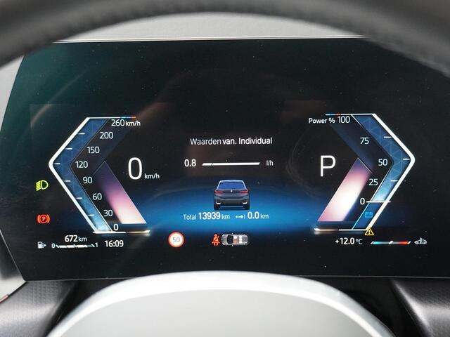 BMW 2-SERIE Active Tourer 220i | M Sportpakket | Pano | Comfort Acces | Elektrisch verwarmde voorstoelen