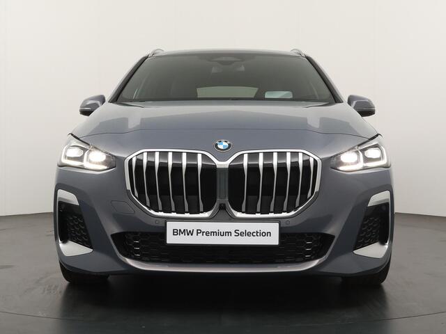 BMW 2-SERIE Active Tourer 220i | M Sportpakket | Pano | Comfort Acces | Elektrisch verwarmde voorstoelen