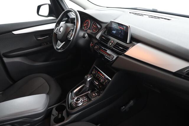 BMW 2-SERIE Active Tourer 218i Corporate Executive | NAP | Automaat | Navi | Stoelverwarming
