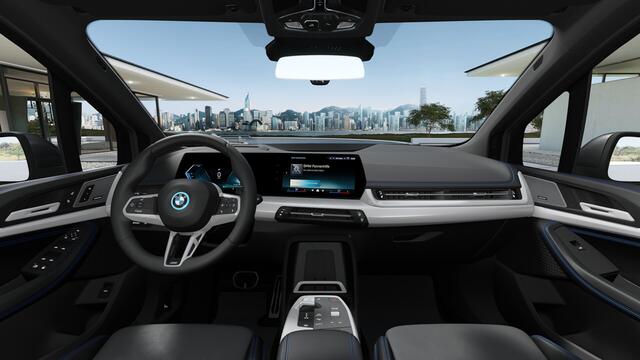 BMW 2-SERIE Active Tourer 225e xDrive High Executive M Sport Automaat / Panoramadak / Trekhaak / Sportstoelen / Adaptieve LED / M Adaptief onderstel / Head-Up / Parking Assistant Plus