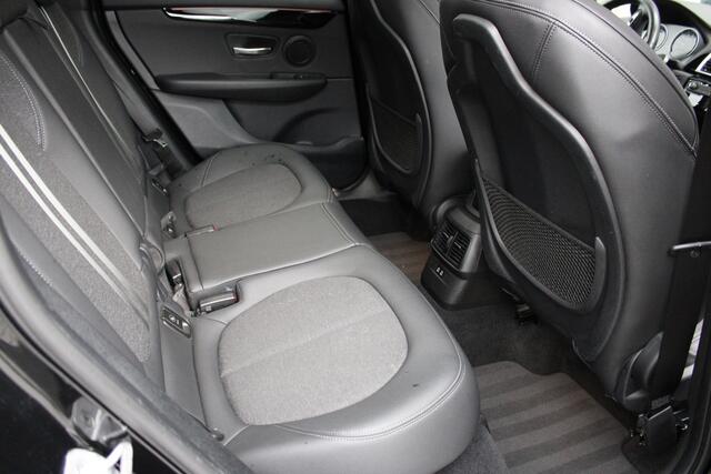 BMW 2-SERIE Active Tourer 218i High Executive Automaat / Panoramadak / Sportstoelen / Head-Up / LED / Cruise Control / Stoelverwarming