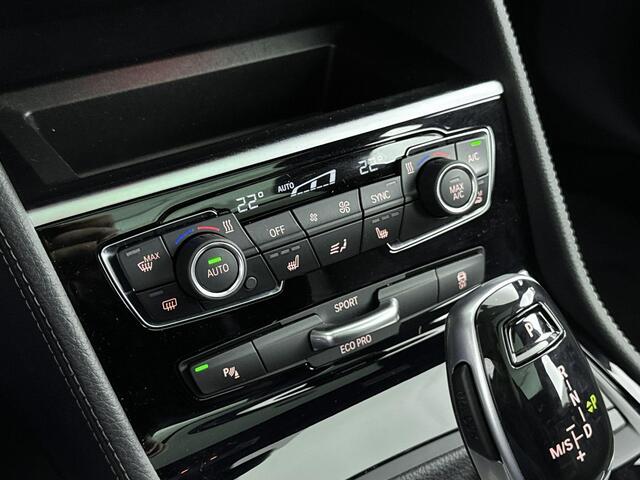 BMW 2-SERIE Active Tourer 218i Corporate Lease High Executive 140Pk | Navigatie | Parkeersensoren Voor & Achter | Achteruitrijcamera | Schuif-Kanteldak | Lederen Bekleding | Climate Control | Trekhaak | Stoelverwarming |