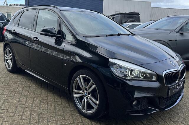BMW 2-SERIE Active Tourer 218i Centennial High Executive | AUTOMAAT | M Pakket | Head UP | PANO | Achteruitijcamera | Elektrische Achterklep |