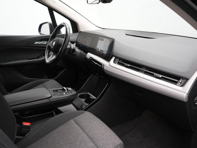 BMW 2-SERIE Active Tourer 218i Executive 136pk Dealer O.H | Widescreen Navi | Camera | Voorstoelen Verwarmd | Apple Carplay | LED Koplampen | Navigatie | DAB | Cruise Control |