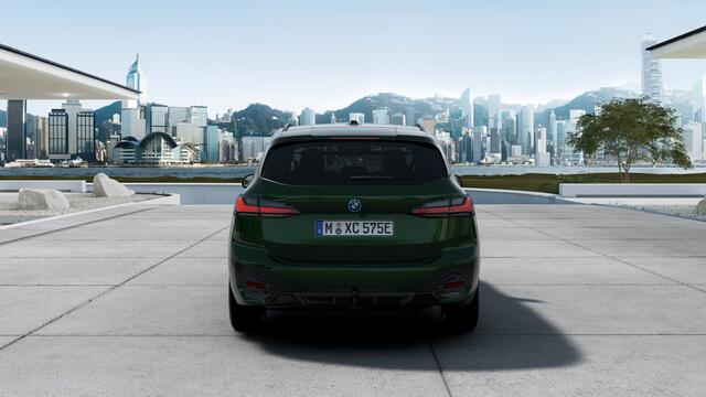 BMW 2-SERIE Active Tourer 225e xDrive High Executive M Sport Automaat / Trekhaak / Panoramadak / M Adaptief onderstel / Sportstoelen / Comfort Access / Head-Up