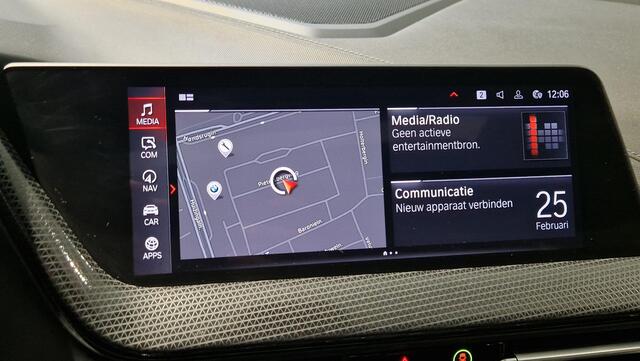 BMW 2-SERIE Gran Coupé 220i High Executive Edition | Panoramadak | Leder | Adaptieve cruise control | Head-Up | Trekhaak |