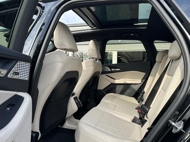 BMW 2-SERIE Active Tourer 225e xDrive | M-Sport | Panodak | H&K | Massage